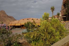 Catherine Plaza Hotel