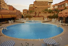 Catherine Plaza Hotel