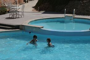 Catherine Plaza Hotel