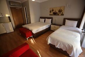 Zendy Suite Hotel