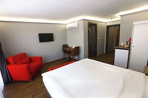 Zendy Suite Hotel