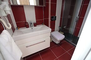 Zendy Suite Hotel