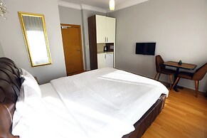 Zendy Suite Hotel