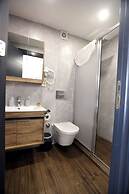Zendy Suite Hotel