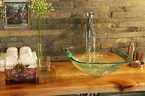 Lily Pond Country Lodge