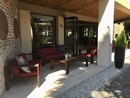 Lily Pond Country Lodge