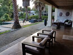 Lily Pond Country Lodge