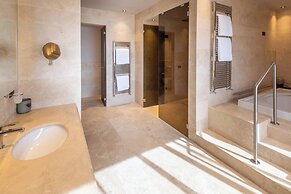 A.Roma Lifestyle Hotel
