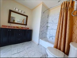 Ocean West Boutique Hotel