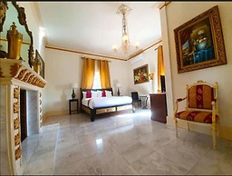 Ocean West Boutique Hotel