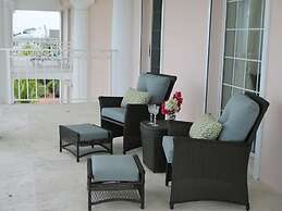 Ocean West Boutique Hotel