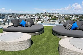 Alex Perry Hotel & Apartments