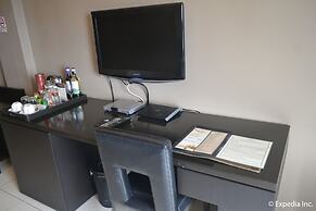 8 Suites By Fat Jimmy's