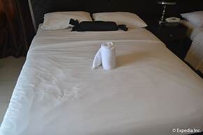 8 Suites By Fat Jimmy's