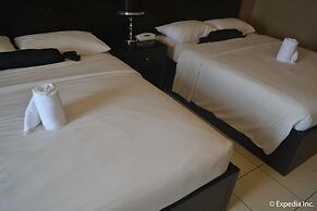 8 Suites By Fat Jimmy's