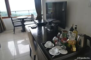 8 Suites By Fat Jimmy's