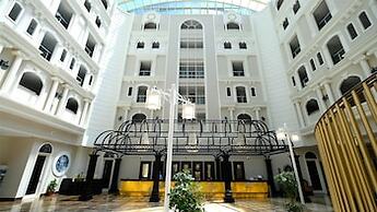 Seaden Sea World Resort & Spa