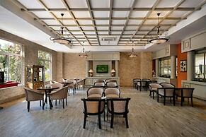 Seaden Sea World Resort & Spa