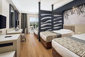 Seaden Sea World Resort & Spa