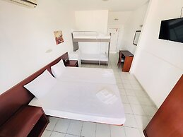Haris Hotel