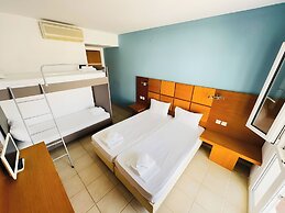 Haris Hotel