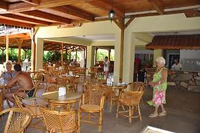 Larissa Inn