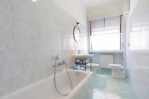 Bed and Breakfast Happiness