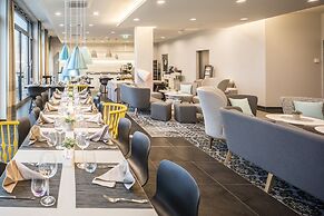 Capri by Fraser Frankfurt