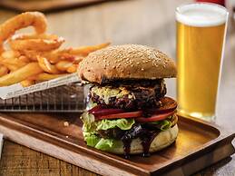 ibis Mackay
