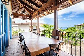 Las Catalinas Collection