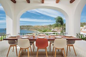 Las Catalinas Collection