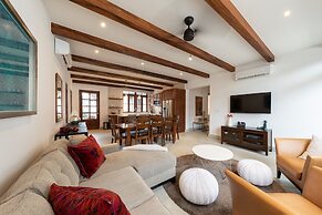 Las Catalinas Collection
