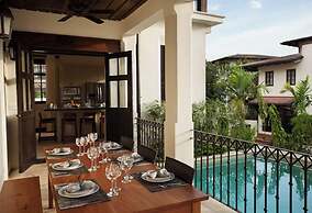 Las Catalinas Collection
