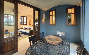 Las Catalinas Collection