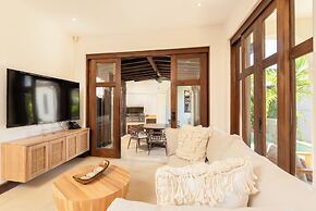 Las Catalinas Collection