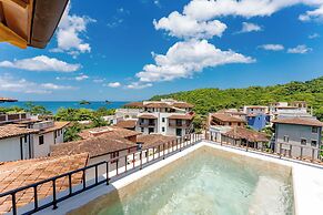 Las Catalinas Collection