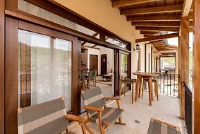 Las Catalinas Collection