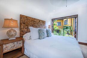 Las Catalinas Collection