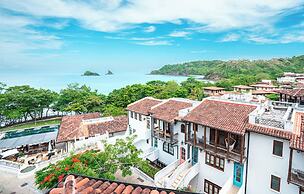 Las Catalinas Collection