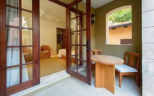 Las Catalinas Doorway