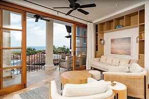 Las Catalinas Collection