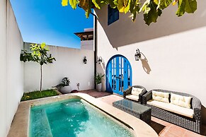 Las Catalinas Collection