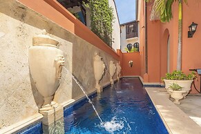 Las Catalinas Collection