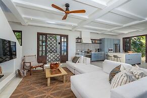 Las Catalinas Collection