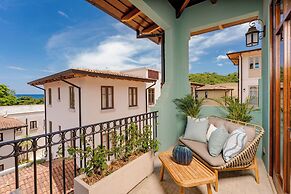 Las Catalinas Collection