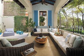 Las Catalinas Collection
