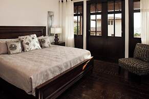 Las Catalinas Collection