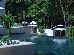 Las Catalinas Collection