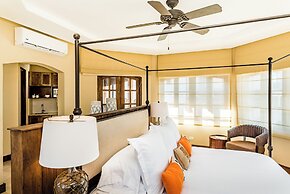 Las Catalinas Collection