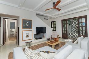 Las Catalinas Collection